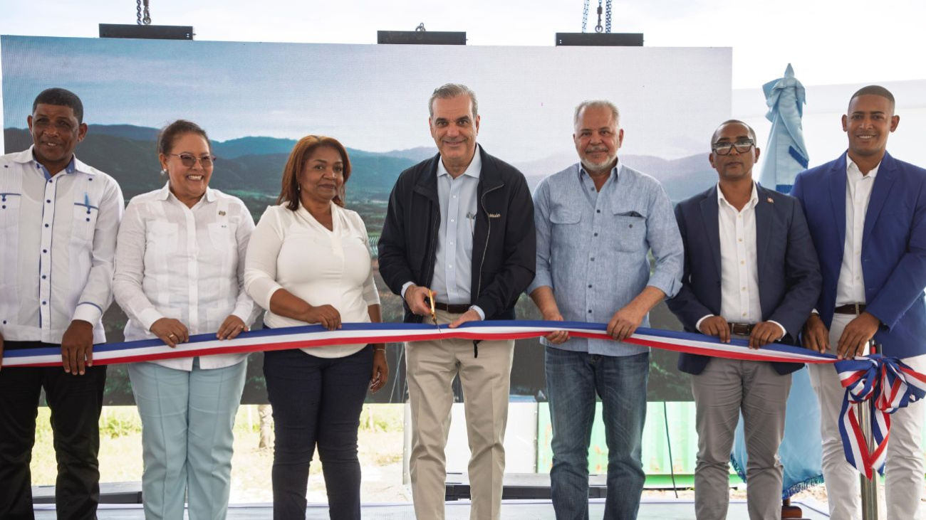 Presidente Abinader inaugura las carreteras Vallejuelo–Batista, Vallejuelo–Río Arriba Sur y Los Arroyos–Sabaneta