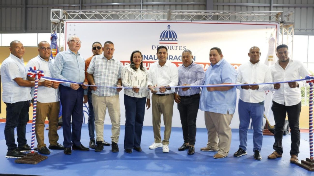 Gobierno inaugura nuevas instalaciones deportivas en Salinas, en Peravia, y Tábara Abajo, en Azua Gobierno inaugura nuevas instalaciones deportivas en Salinas, en Peravia, y Tábara Abajo, en Azua
