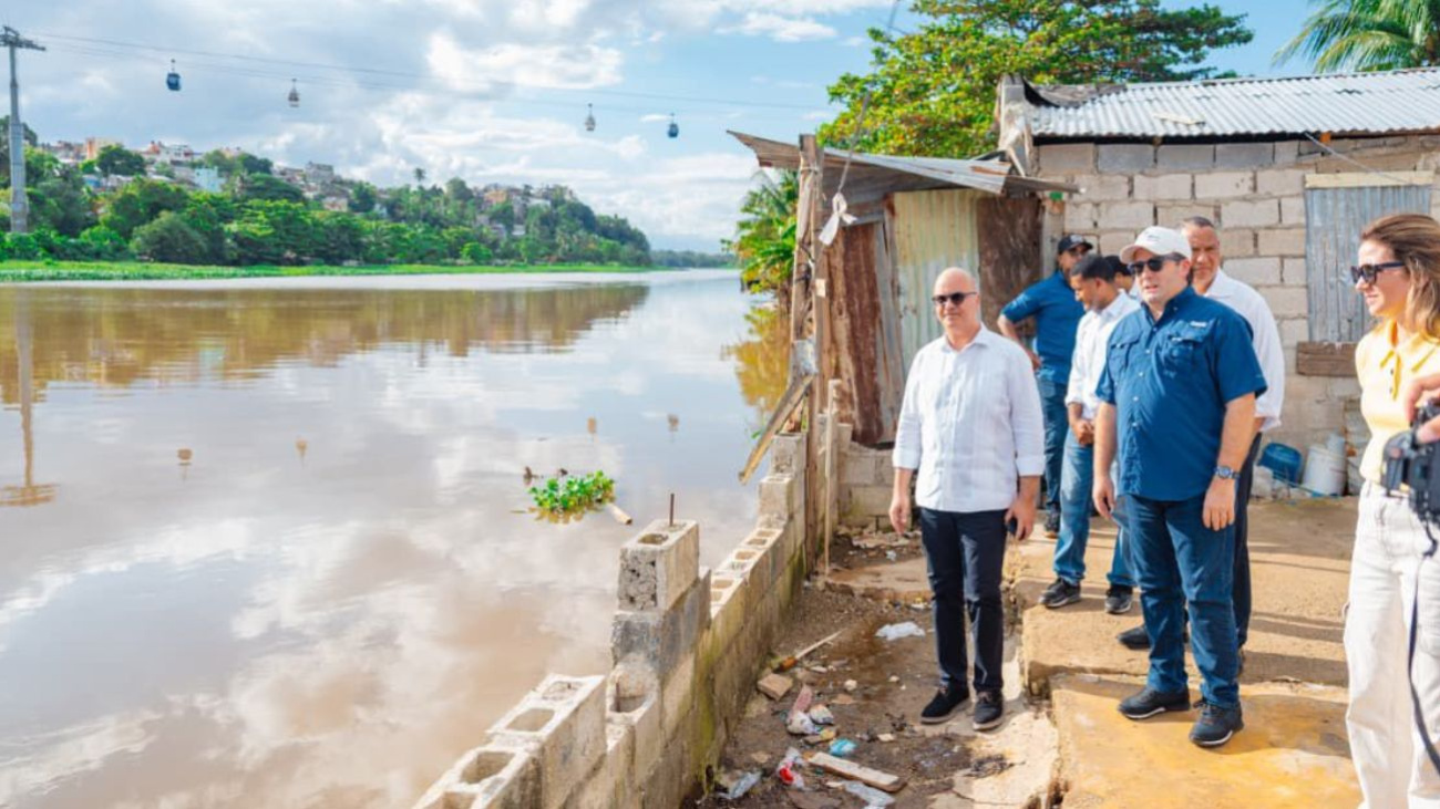 Ministro Paliza supervisa avances del proyecto de transformación en Las Lilas