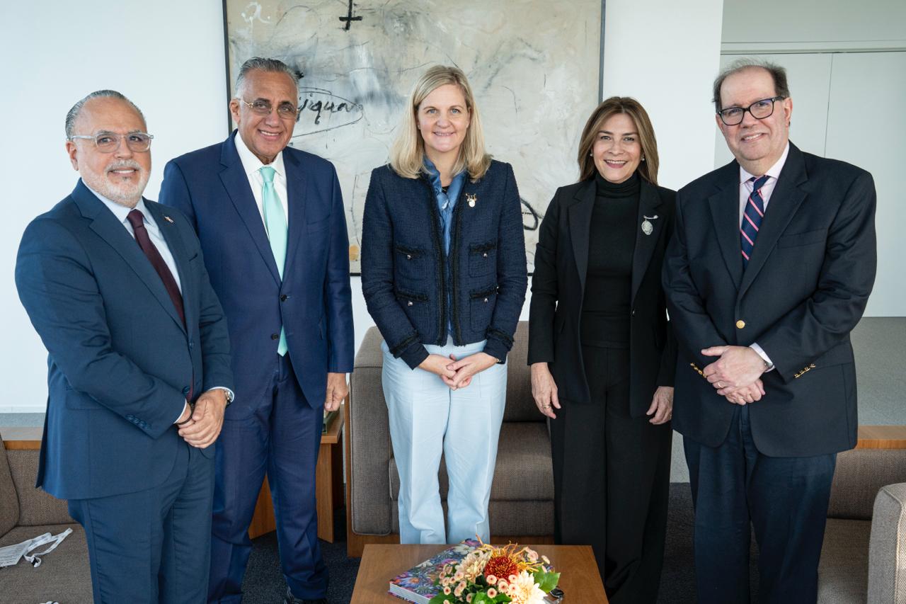 Alcaldesa Carolina Mejía invita a presidenta del Comité Olímpico Internacional, Kirsty Coventry, a Juegos Centroamericanos y del Caribe 2026 Alcaldesa Carolina Mejía invita a presidenta del Comité Olímpico Internacional, Kirsty Coventry, a Juegos Centroamericanos y del Caribe 2026