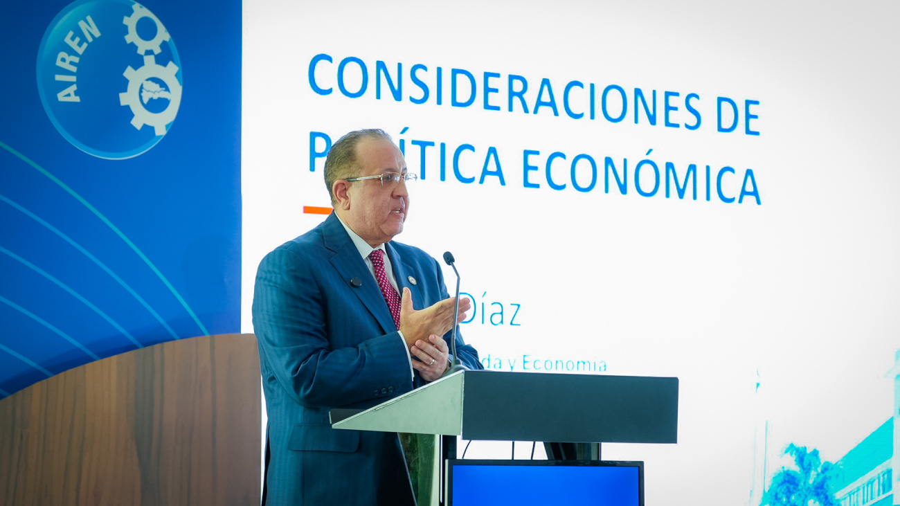 Ministro de Hacienda y Economía Magín Díaz reafirma la estabilidad de la RD y llama a evitar el pesimismo económico Ministro de Hacienda y Economía Magín Díaz reafirma la estabilidad de la RD y llama a evitar el pesimismo económico