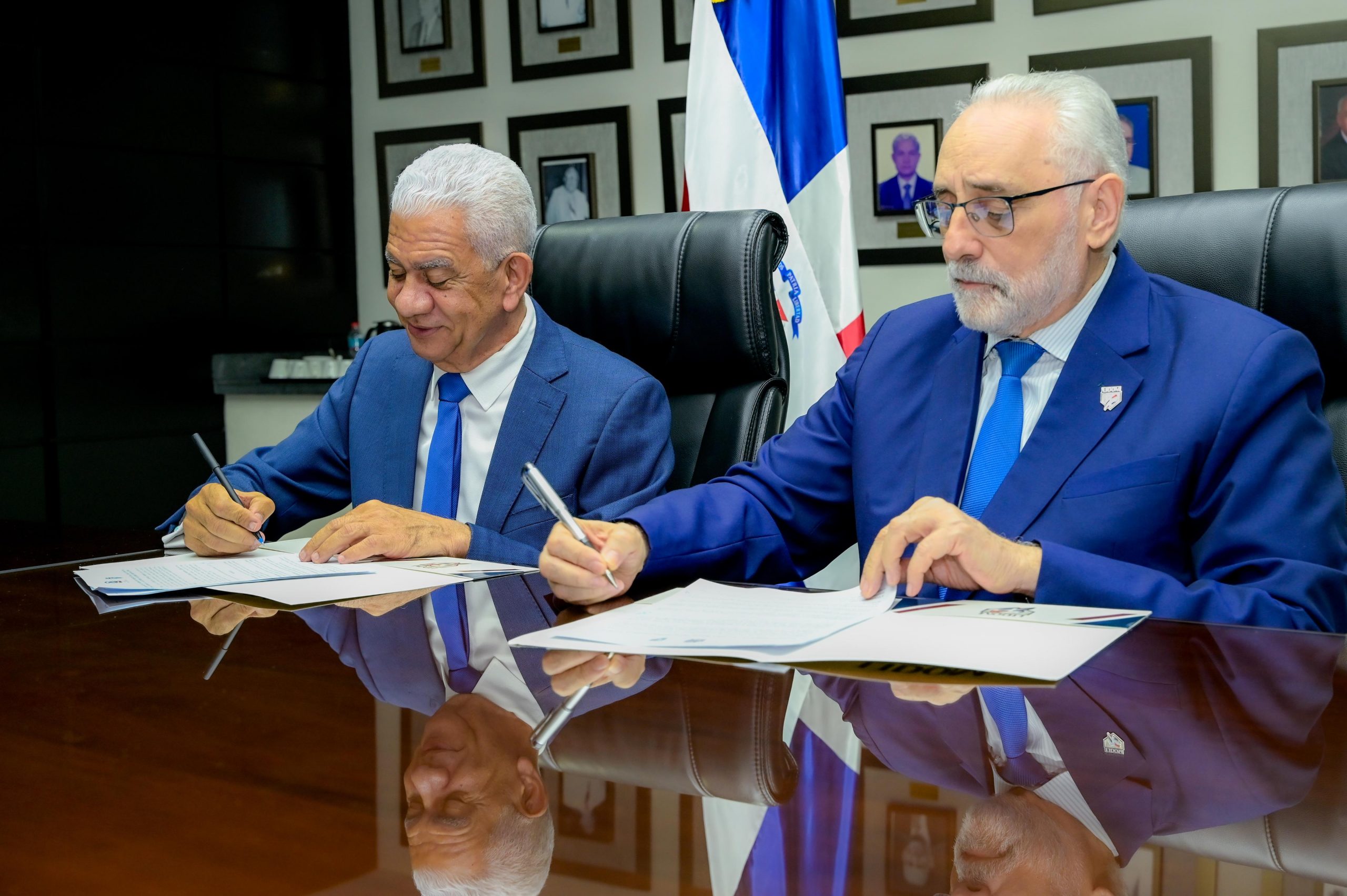 Senado de la República y la LIDOM suscriben convenio para promover el deporte