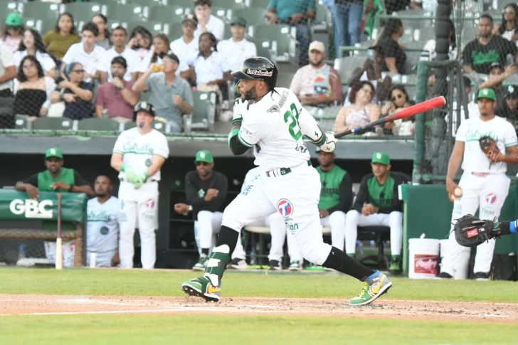 Buen pitcheo y ofensiva oportuna dan triunfo a las Estrellas por blanqueada sobre el Licey