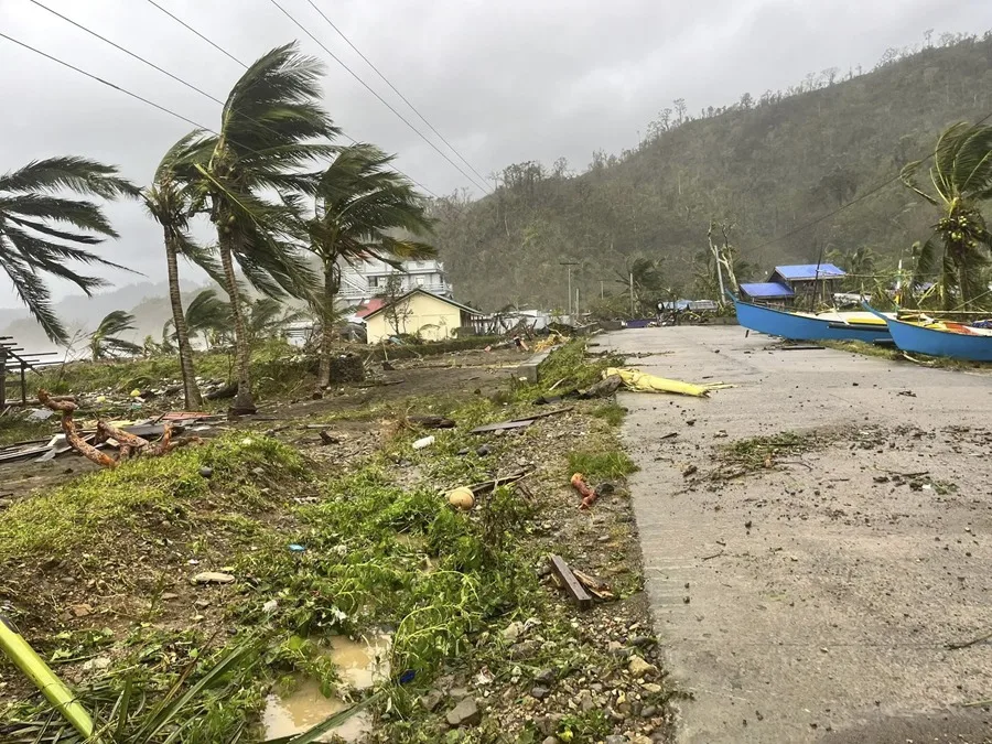 Alerta en Taiwán ante la llegada de tifón Fung-wong Alerta en Taiwán ante la llegada de tifón Fung-wong