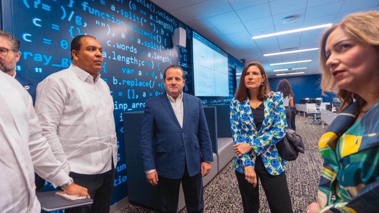 Ministro Paliza encabeza misión oficial a Centros de Excelencia de Inteligencia Artificial de NVIDIA, en Miami Ministro Paliza encabeza misión oficial a Centros de Excelencia de Inteligencia Artificial de NVIDIA, en Miami