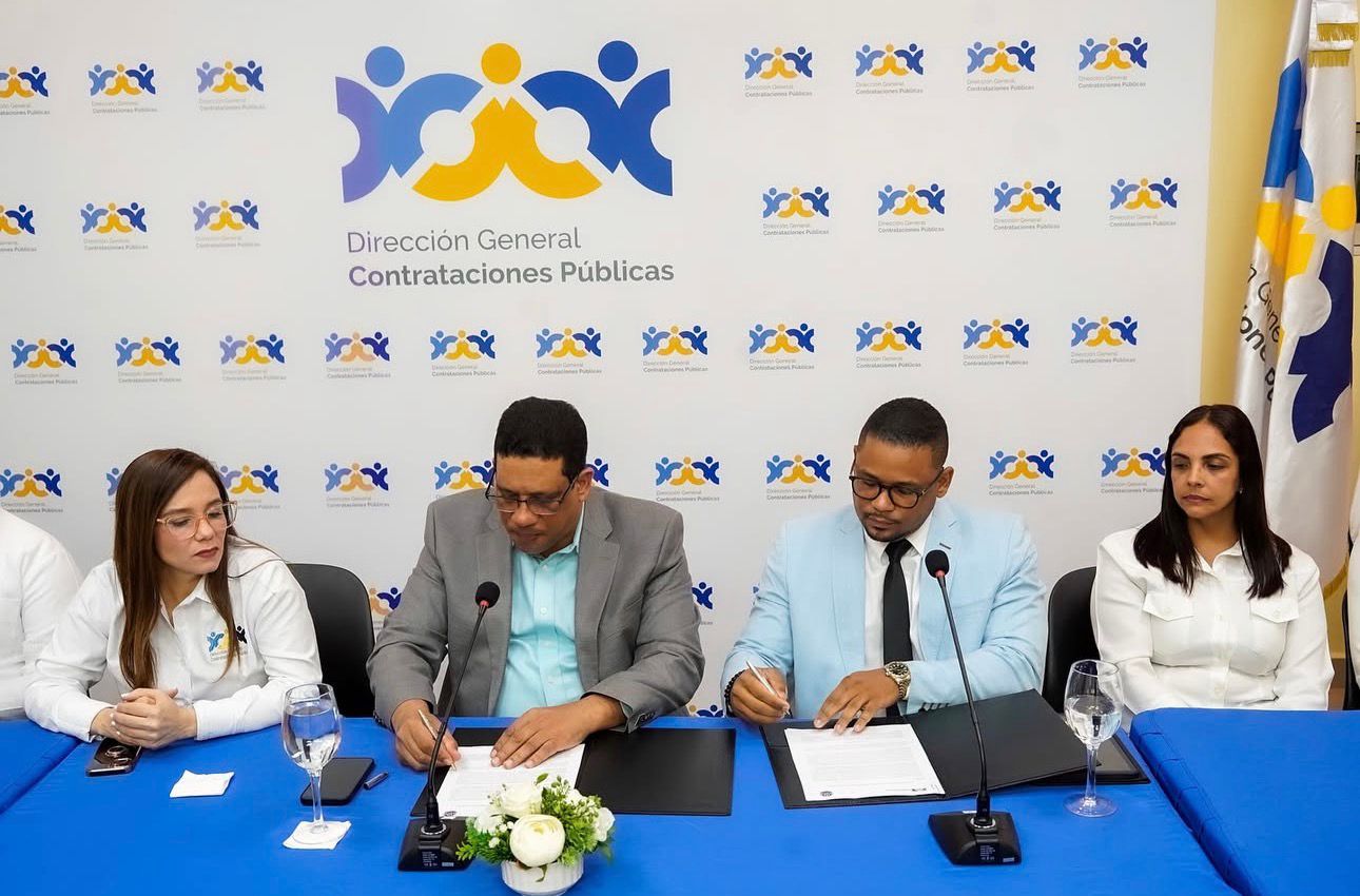 ADOMA y DGCP firman acuerdo para fortalecer la formación jurídica en contrataciones públicas ADOMA y DGCP firman acuerdo para fortalecer la formación jurídica en contrataciones públicas