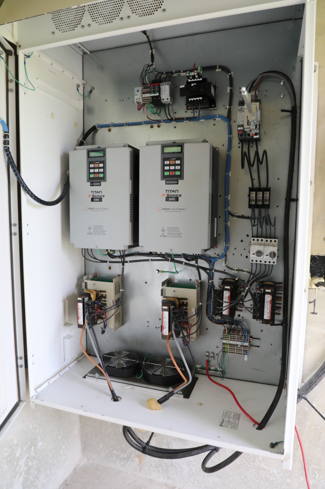 Edeeste y Pgase ejecutan operativo contra fraude eléctrico en La Altagracia y detectan pérdidas millonarias