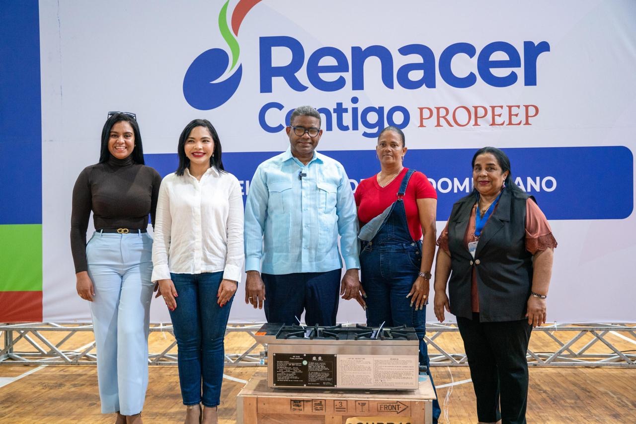 Propeep impulsa emprendedores con apoyo de RD$5.3 millones en equipos y herramientas de trabajo a través programa “Renacer Contigo Propeep impulsa emprendedores con apoyo de RD$5.3 millones en equipos y herramientas de trabajo a través programa “Renacer Contigo
