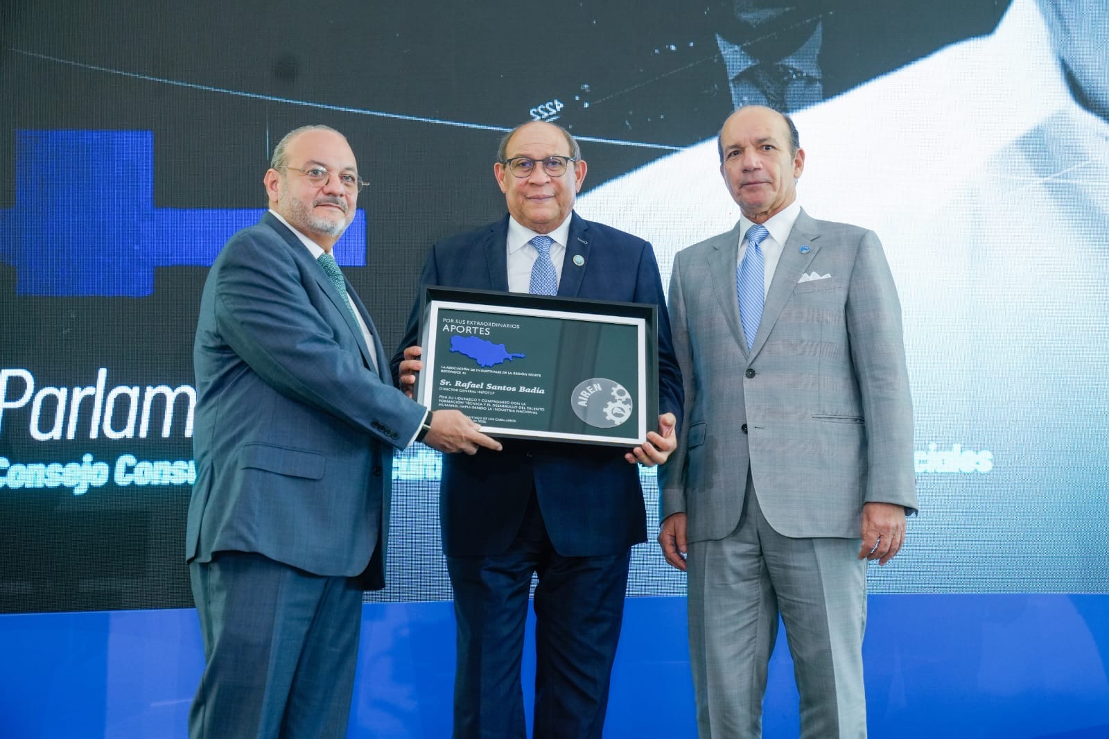Industriales del Cibao reconocen al director del INFOTEP por fortalecer la formación técnica en favor del sector productivo