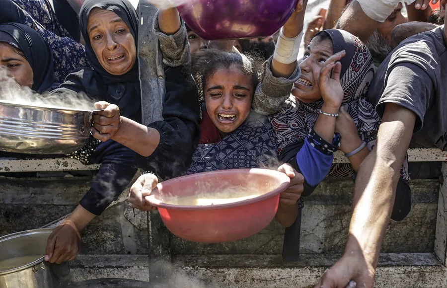 La OMS detecta malnutrición en un 7 % de los niños gazatíes examinados tras el alto el fuego