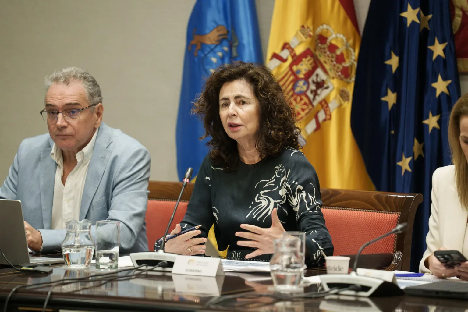 El Gobierno de Canarias reafirma su idea de rebajar el IGIC, mientras la oposición descalifica el presupuesto