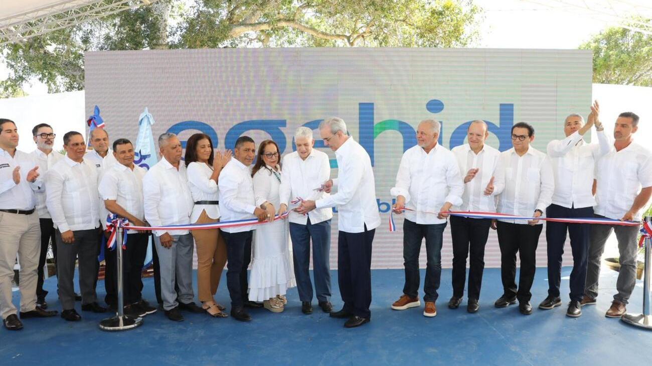 Presidente Luis Abinader inaugura 48.49 kilómetros de carreteras y calles en la Sierra de la provincia de Santiago