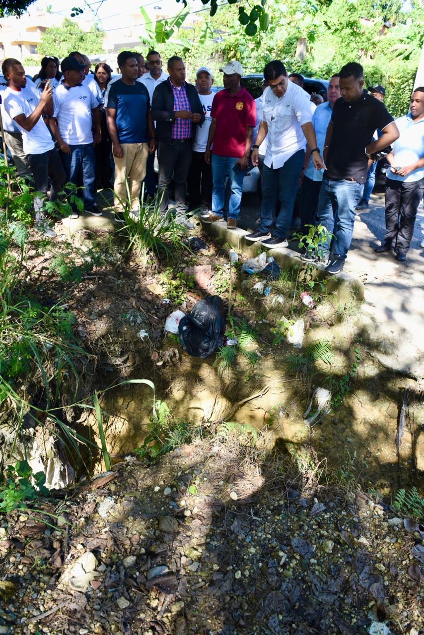 CAASD recolecta toneladas desechos en jornada de limpieza de cañadas en el GSD CAASD recolecta toneladas desechos en jornada de limpieza de cañadas en el GSD