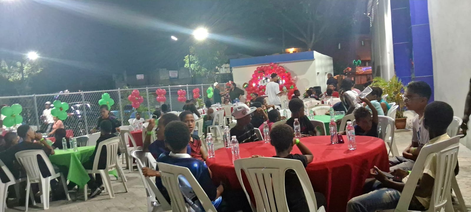 Club Virgilio Frías celebra encuentro navideño en La Isabelita y reafirma su compromiso con la juventud Club Virgilio Frías celebra encuentro navideño en La Isabelita y reafirma su compromiso con la juventud