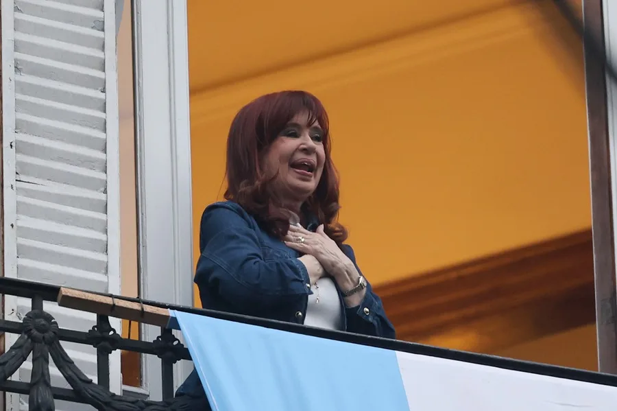 Cristina Fernández es ingresada en un hospital de Buenos Aires con un cuadro de apendicitis