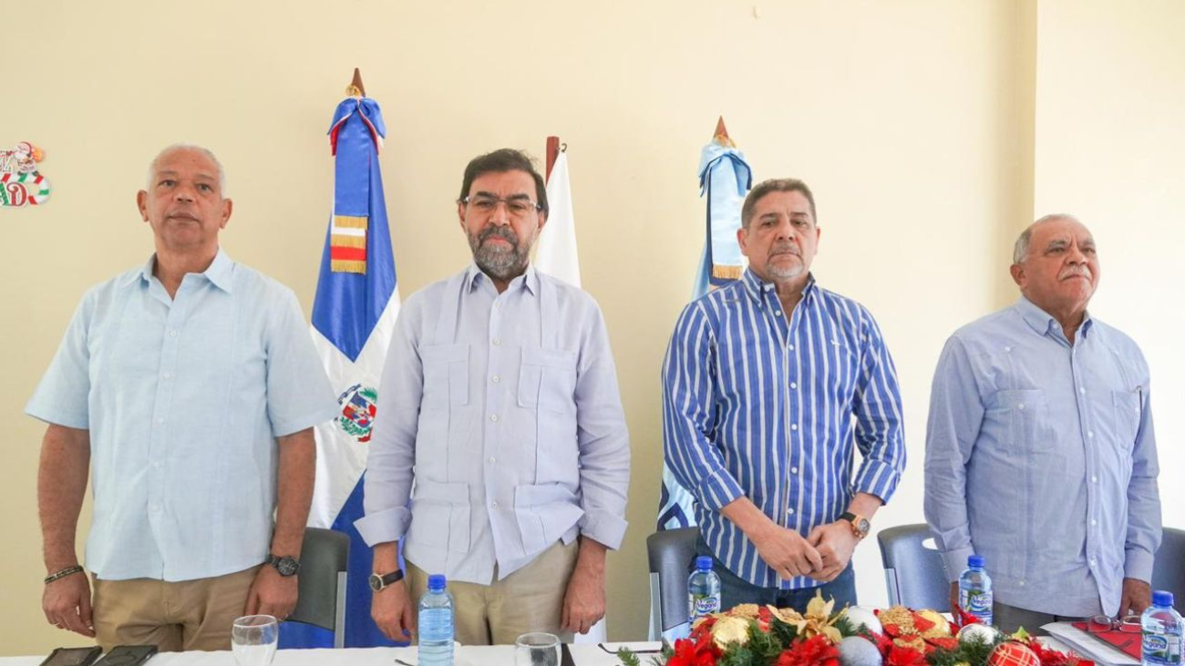 Gobierno entrega 21,300 quintales de fertilizantes a productores de café y musáceas, en cuatro provincias Gobierno entrega 21,300 quintales de fertilizantes a productores de café y musáceas, en cuatro provincias