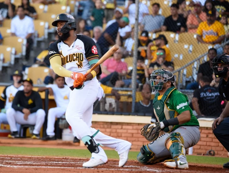 Águilas dificultan más el avance de Estrellas al vencerlas por segundo día