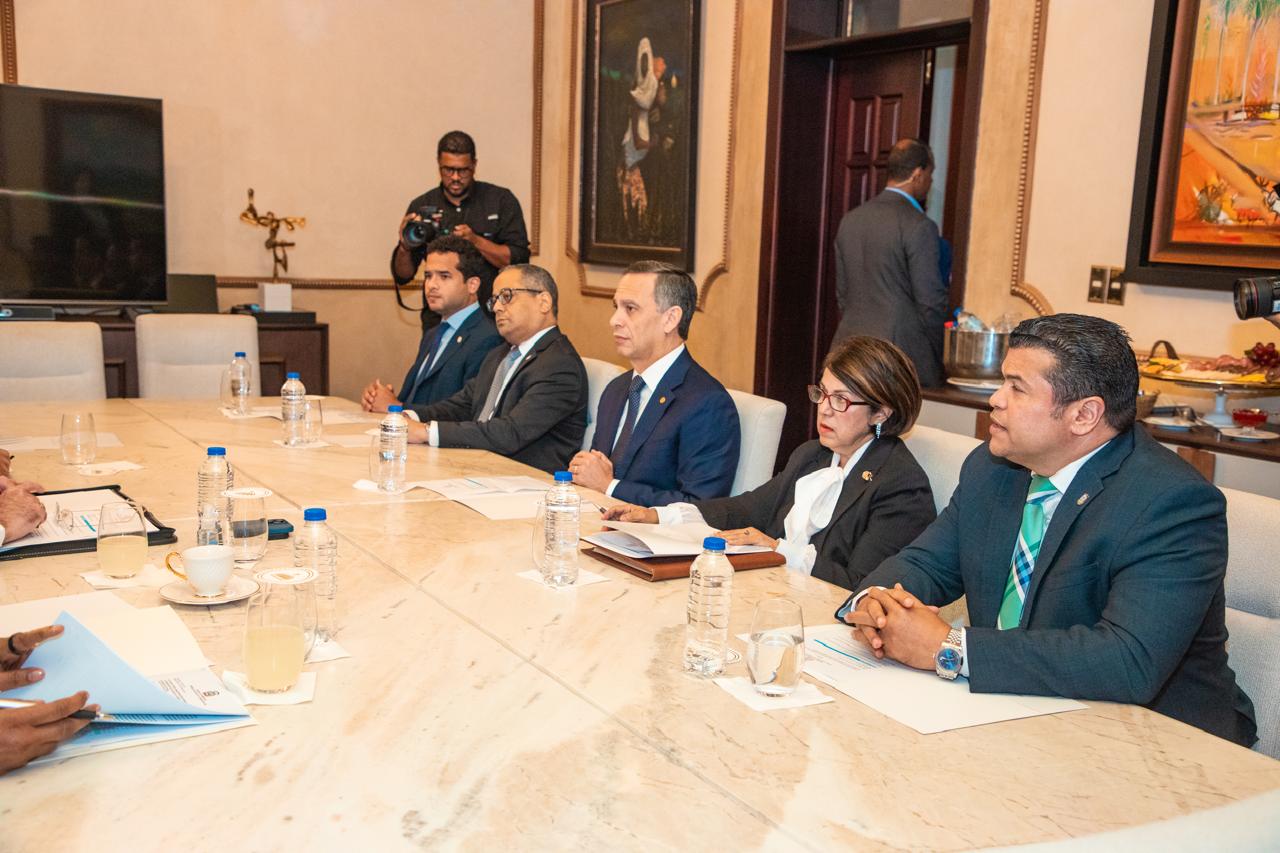 CNM escoge jueces titulares y suplentes del Tribunal Superior Electoral quienes serán juramentados este jueves en el Palacio Nacional CNM escoge jueces titulares y suplentes del Tribunal Superior Electoral quienes serán juramentados este jueves en el Palacio Nacional