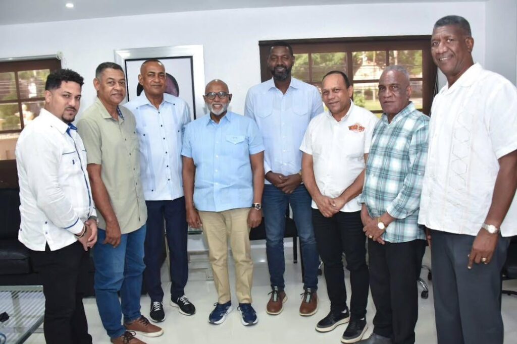 Ángel de la Cruz presidirá el Comité Organizador del X Torneo de Baloncesto Superior de Santo Domingo Ángel de la Cruz presidirá el Comité Organizador del X Torneo de Baloncesto Superior de Santo Domingo