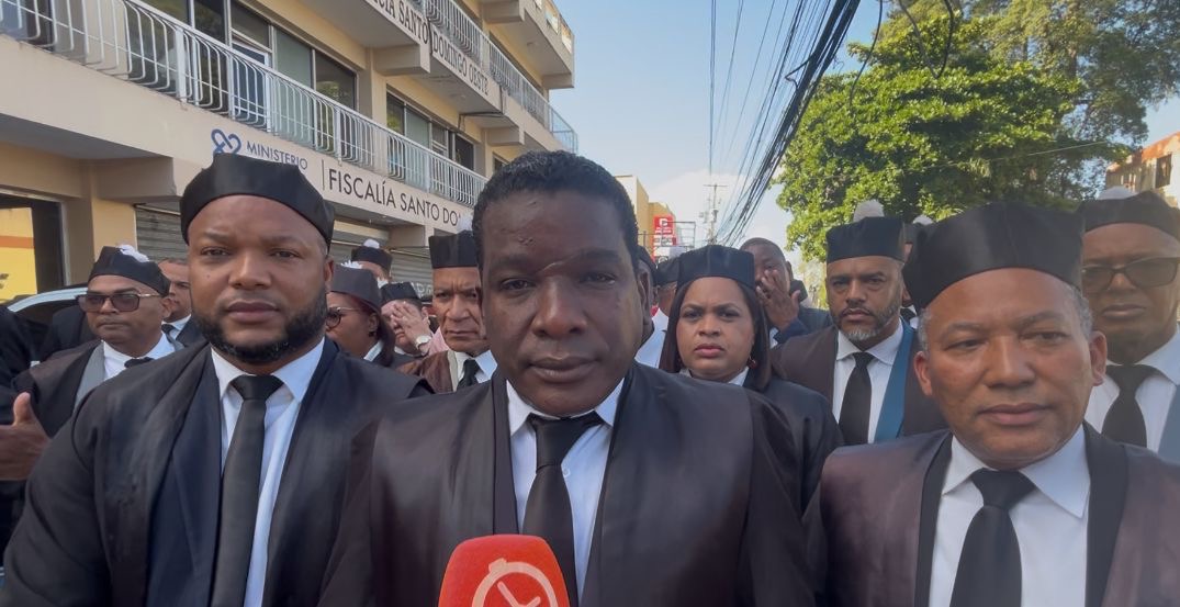 Yery Castro encabeza rechazo al traslado de la Sala Penal de la Corte de Apelación de SDO