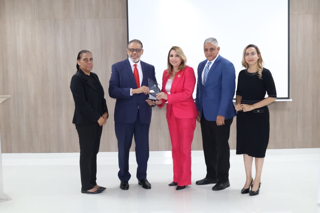 Desarrollo de la Comunidad reconoce a arqueóloga Kathleen Martínez por su destacada labor en Egipto Desarrollo de la Comunidad reconoce a arqueóloga Kathleen Martínez por su destacada labor en Egipto