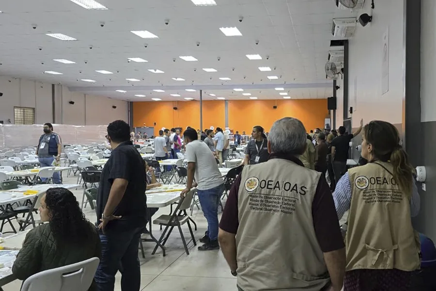 Continúa el lento escrutinio de las elecciones en Honduras con Asfura encabezando los resultados