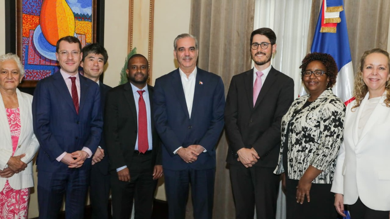 Representantes del Banco Mundial destacan estabilidad y crecimiento sostenido de la República Dominicana tras visita al presidente Abinader Representantes del Banco Mundial destacan estabilidad y crecimiento sostenido de la República Dominicana tras visita al presidente Abinader