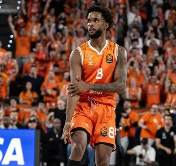 Jean Montero honra la memoria de su abuela con gran actuación en España