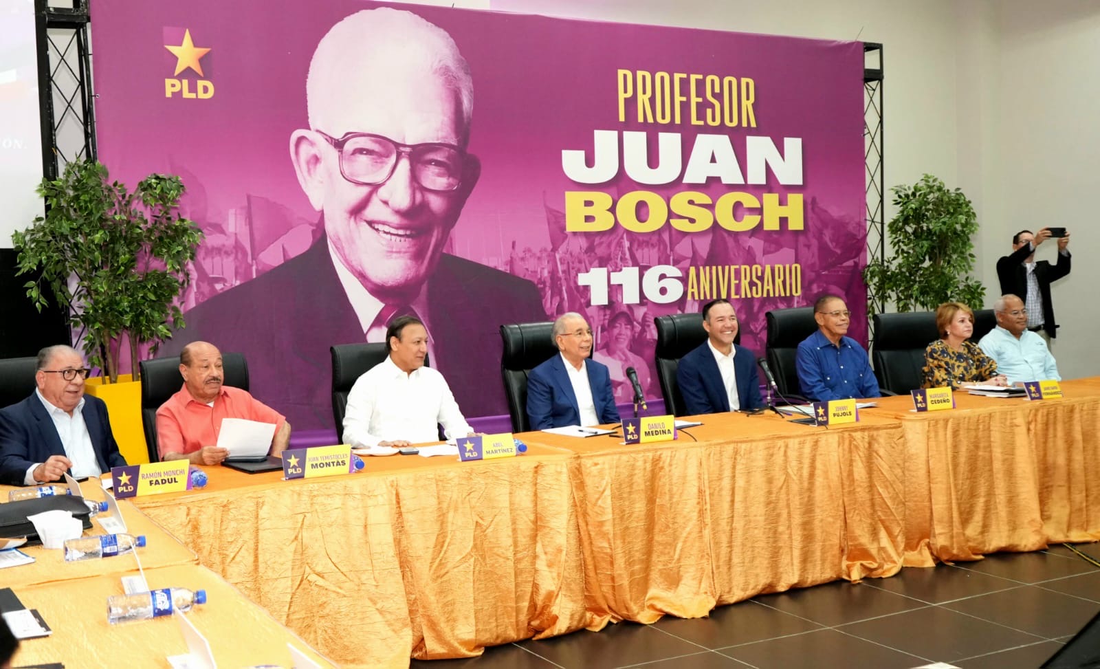 Productiva reunión del Comité Político del PLD