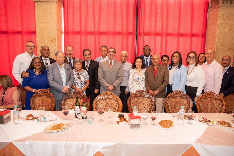 Asjana David se consolida como seguro rector UASD con apoyo del exrector Iván Grullón Fernández Asjana David se consolida como seguro rector UASD con apoyo del exrector Iván Grullón Fernández