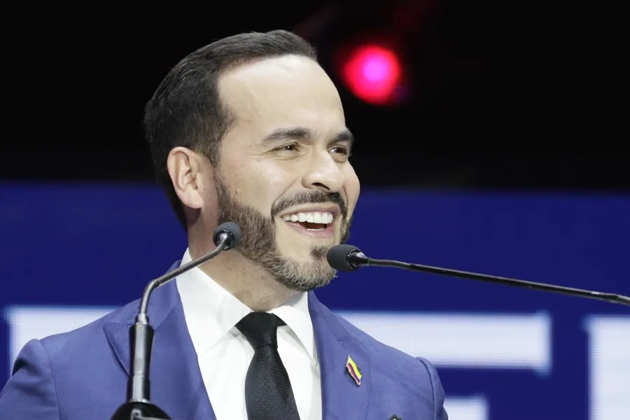 El ultraderechista Abelardo De la Espriella pasa a liderar la intención de voto presidencial en Colombia