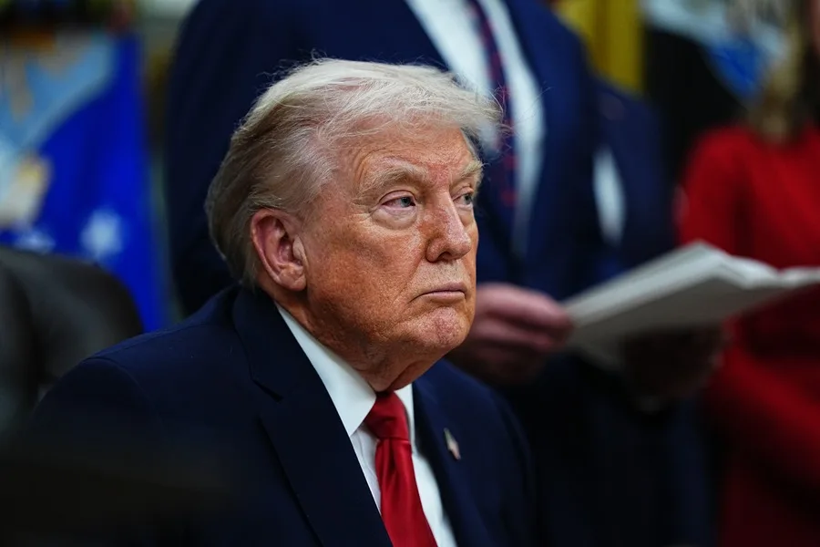 Trump demanda por 10.000 millones de dólares a la Agencia Tributaria de EE.UU. por filtrar sus registros fiscales Trump demanda por 10.000 millones de dólares a la Agencia Tributaria de EE.UU. por filtrar sus registros fiscales