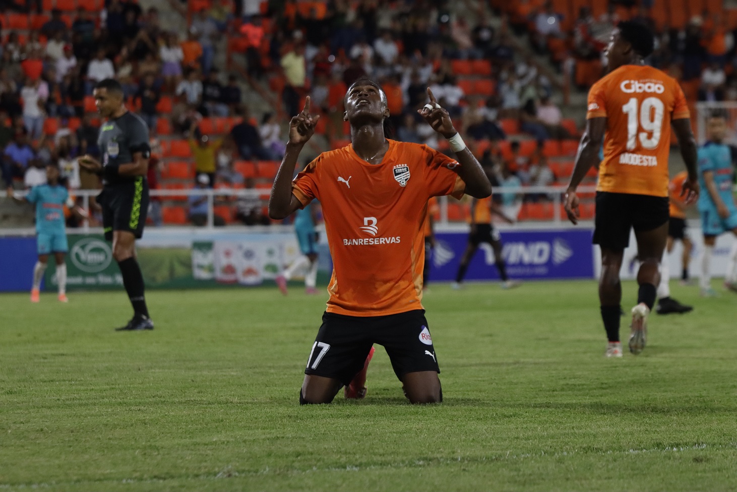 Reyes logra doblete y rescata al Cibao en empate 2-2 con Salcedo en la Liguilla LDF