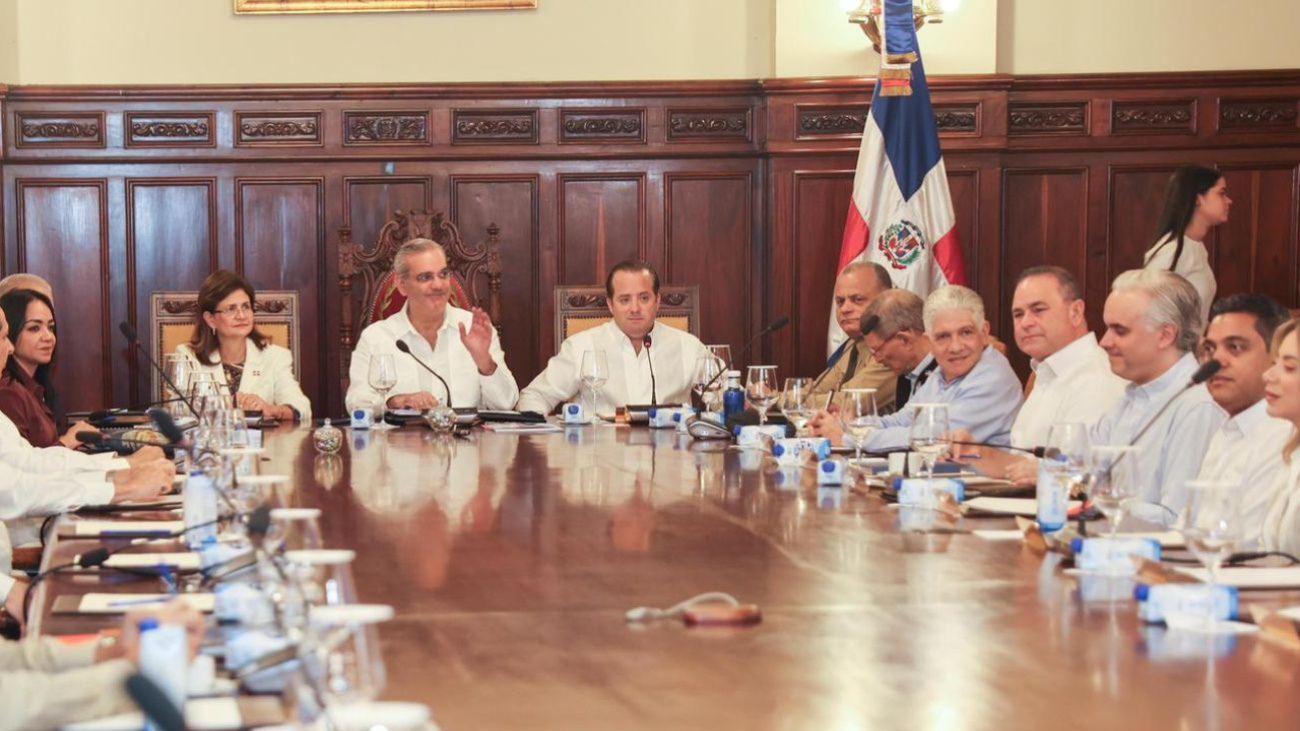 Presidente Luis Abinader encabeza Consejo de Ministros extendido para trazar prioridades del Gobierno en el 2026