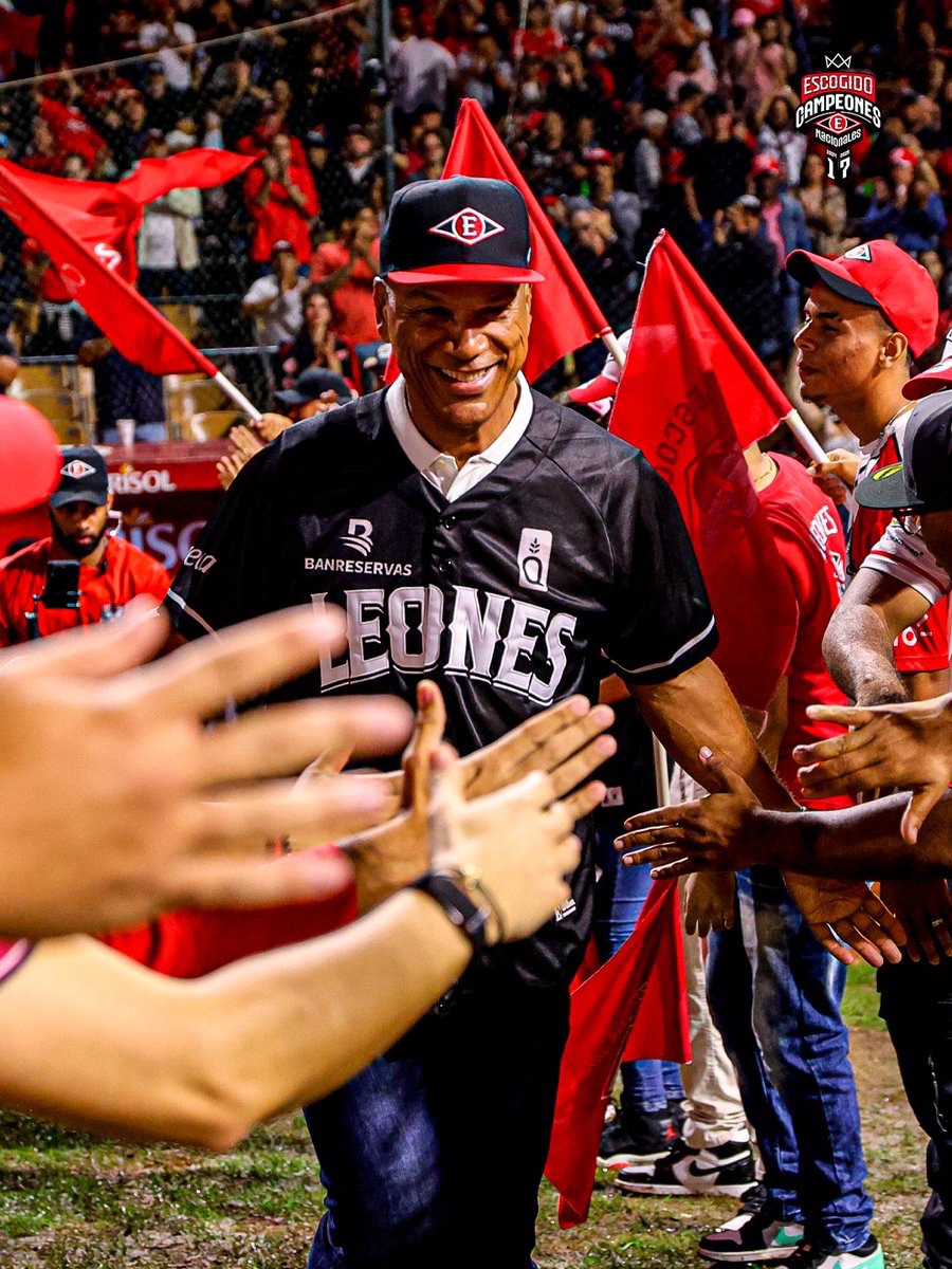 Leones rinden homenaje a Moisés Alou