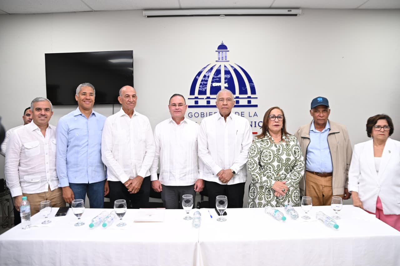 Ministro de Agricultura califica de vital para la producción buen manejo de cultivos Ministro de Agricultura califica de vital para la producción buen manejo de cultivos