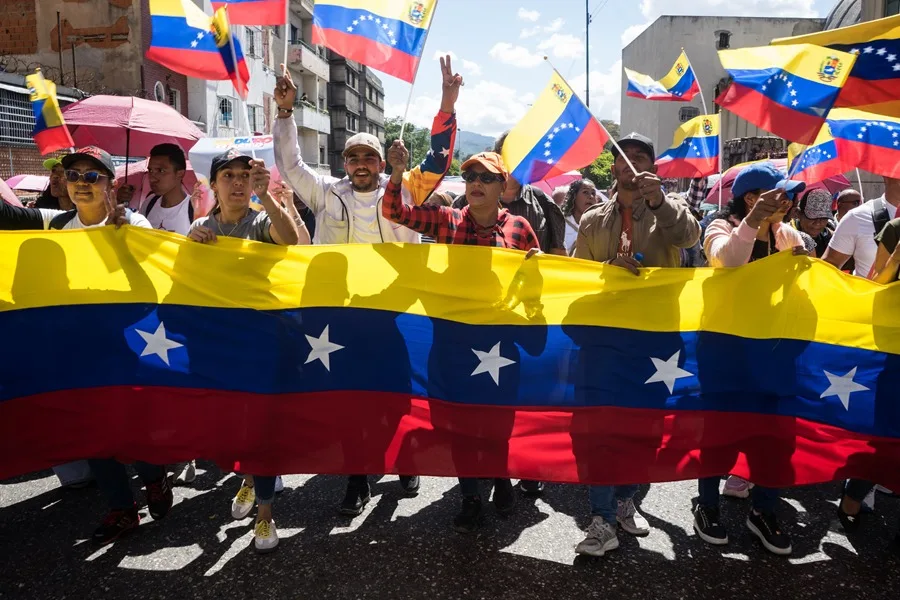 «Free Maduro» y «Bring them back!» exigen los chavistas que volvieron a marchar en Caracas