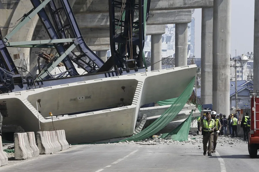 Dos muertos y un herido por otro desplome de una grúa en Tailandia tras un accidente ferroviario