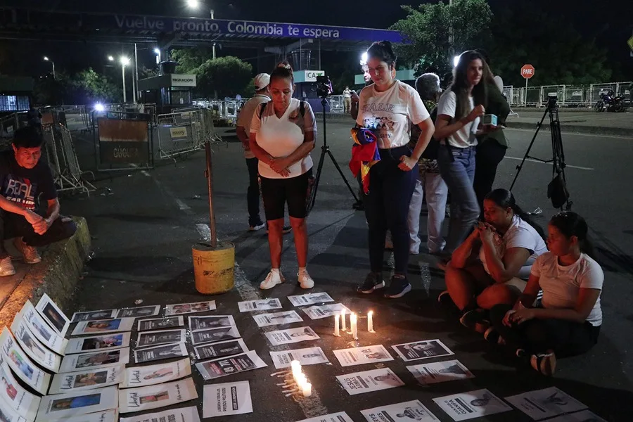 Con vigilia en la frontera, familiares de colombianos presos en Venezuela claman por su liberación Con vigilia en la frontera, familiares de colombianos presos en Venezuela claman por su liberación