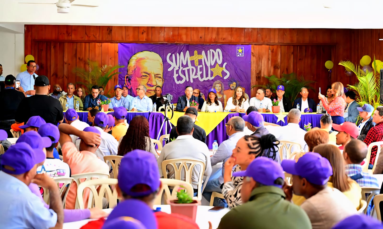 Johnny Pujols en Constanza: “Todas las encuestas colocan al PLD como el partido mejor preparado para gobernar”