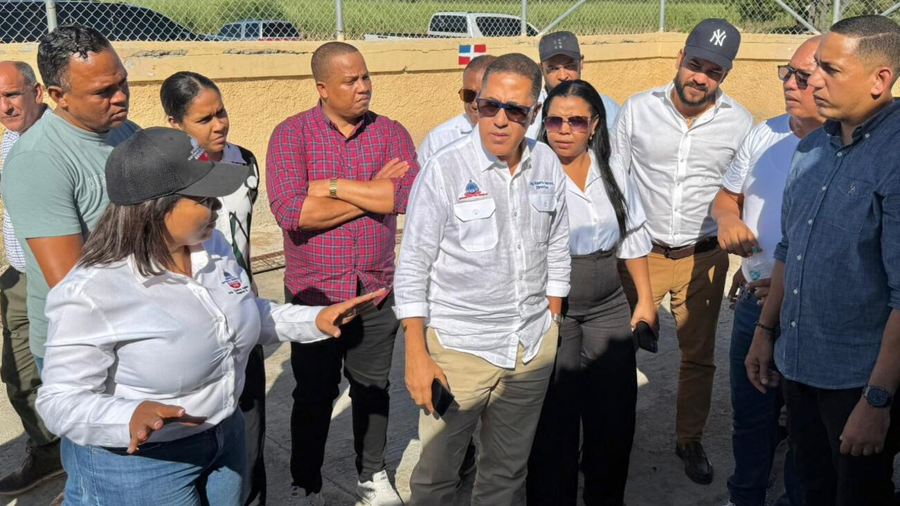 Gobierno acelera la construcción de 18 proyectos escolares en Bahoruco a través del Plan 24/7-365 Gobierno acelera la construcción de 18 proyectos escolares en Bahoruco a través del Plan 24/7-365