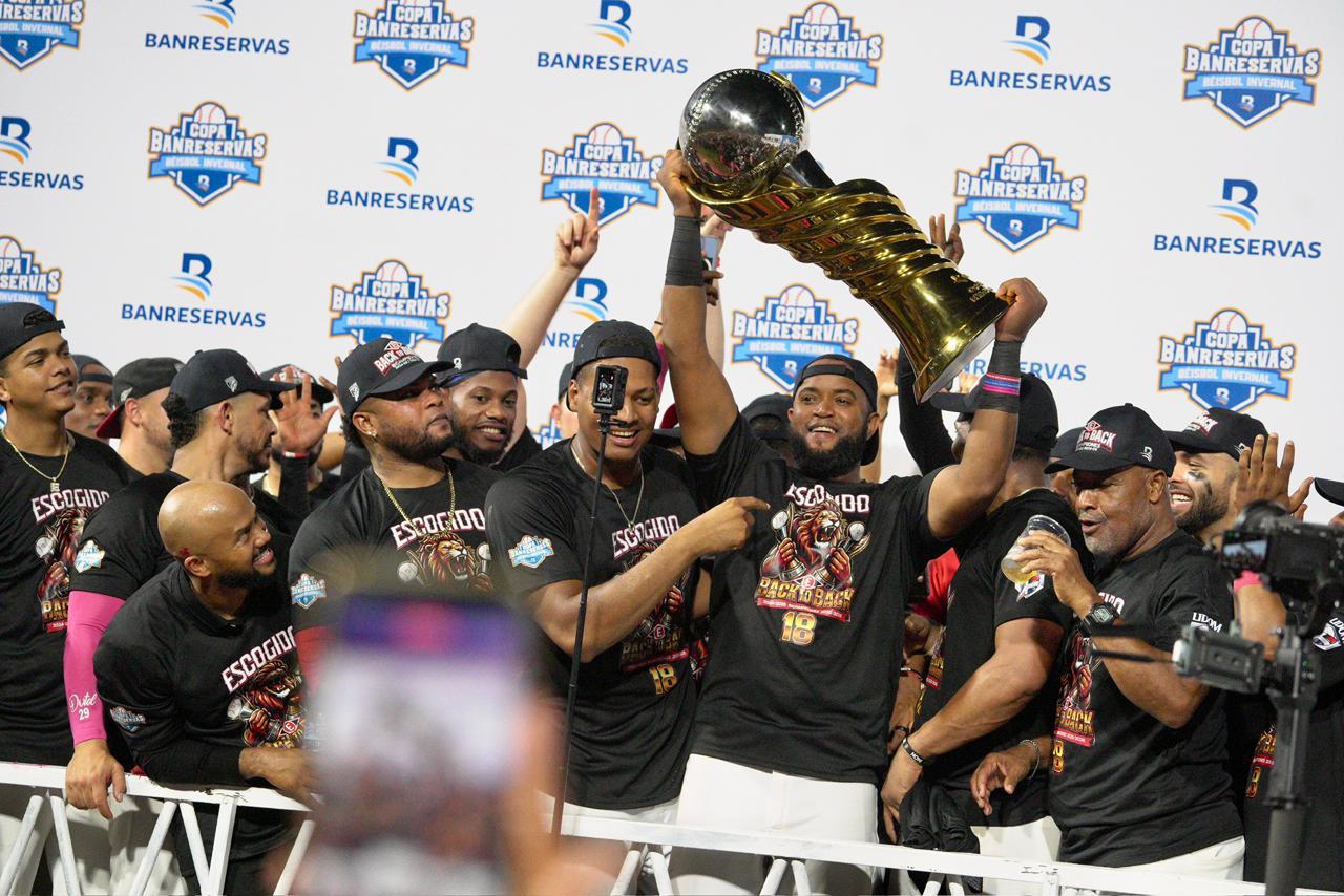 Leones son bicampeones con su corona 18 en LIDOM Leones son bicampeones con su corona 18 en LIDOM