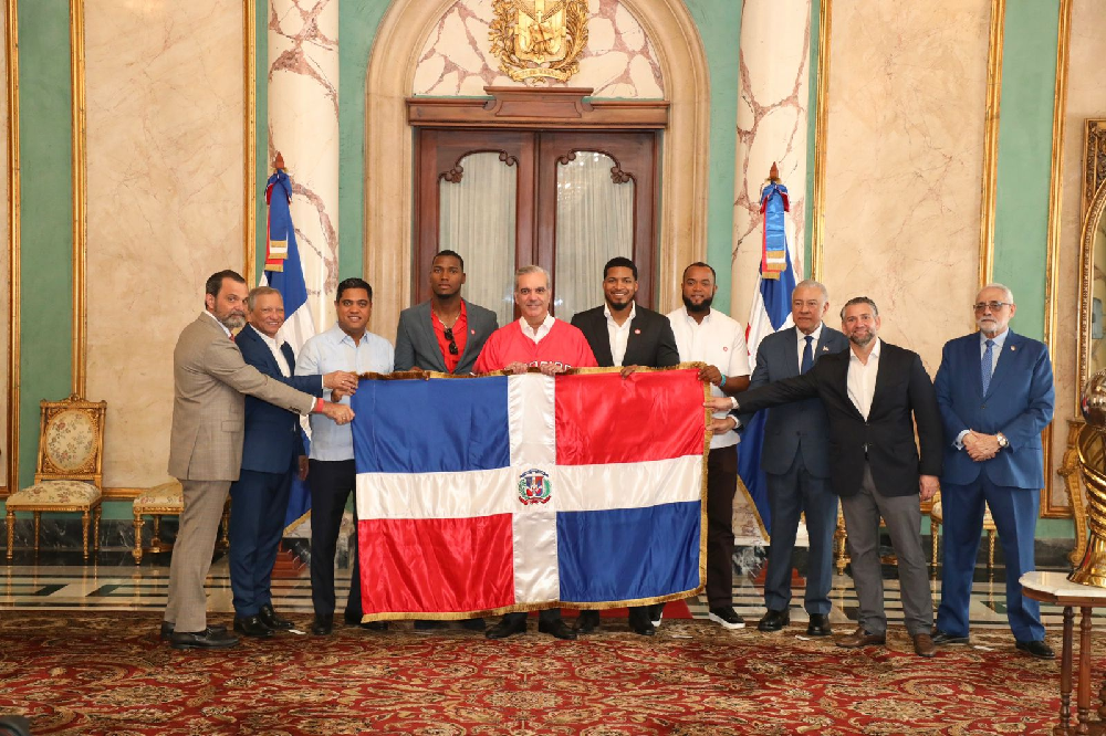 Con la bandera en alto, los Leones del Escogido parten a la Serie del Caribe 2026