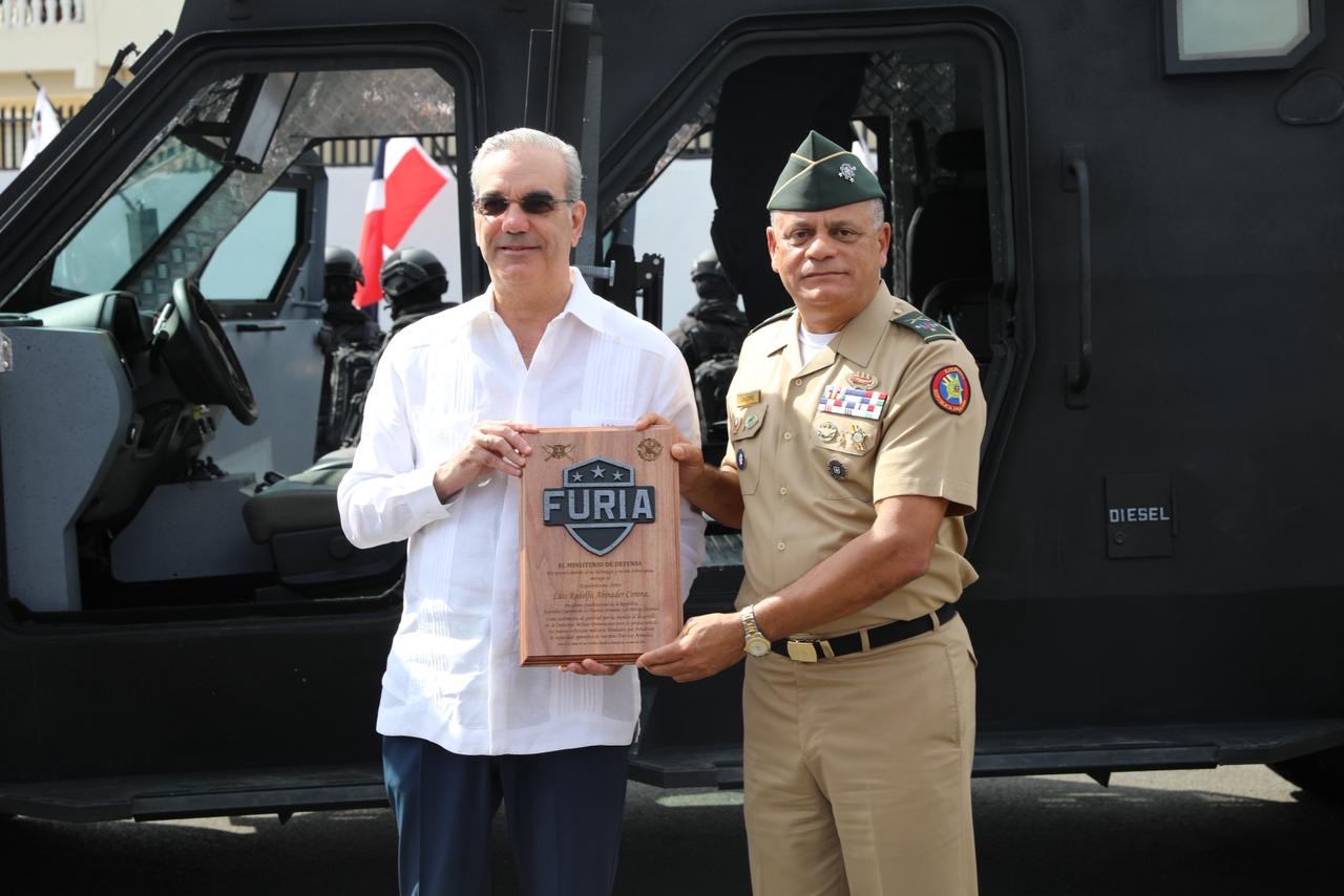 Presidente Abinader destaca transformación histórica de las Fuerzas Armadas al presentar FURIA, el primer vehículo blindado ensamblado en la República Dominicana