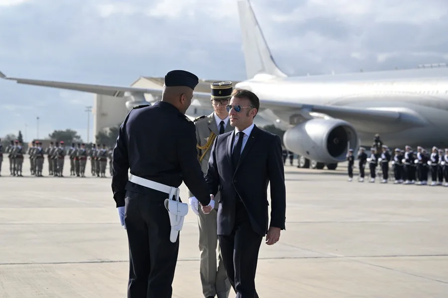 Macron justifica la multiplicación del gasto militar francés: «Tenemos que ser temidos»