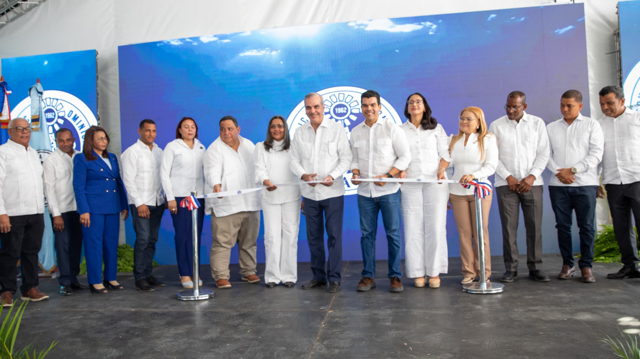 Presidente Abinader inaugura ampliación del acueducto de Azua y otras obras de agua potable que impactarán a más de 100,000 personas