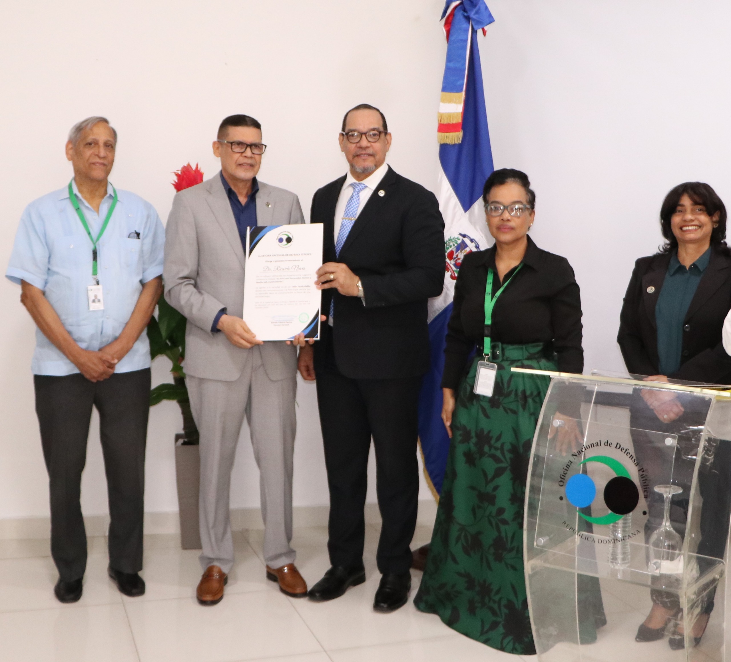 Defensa Pública recibe conferencia magistral sobre ética y existencialismo impartida por el Dr. Ricardo Nieves