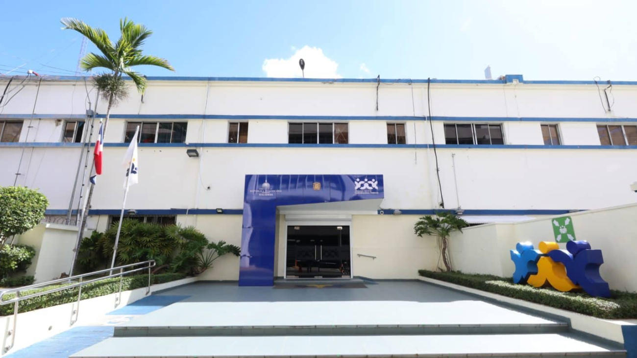 El MAP y DGCP aprueban nuevo modelo estándar para modernizar las Unidades de Compras Públicas