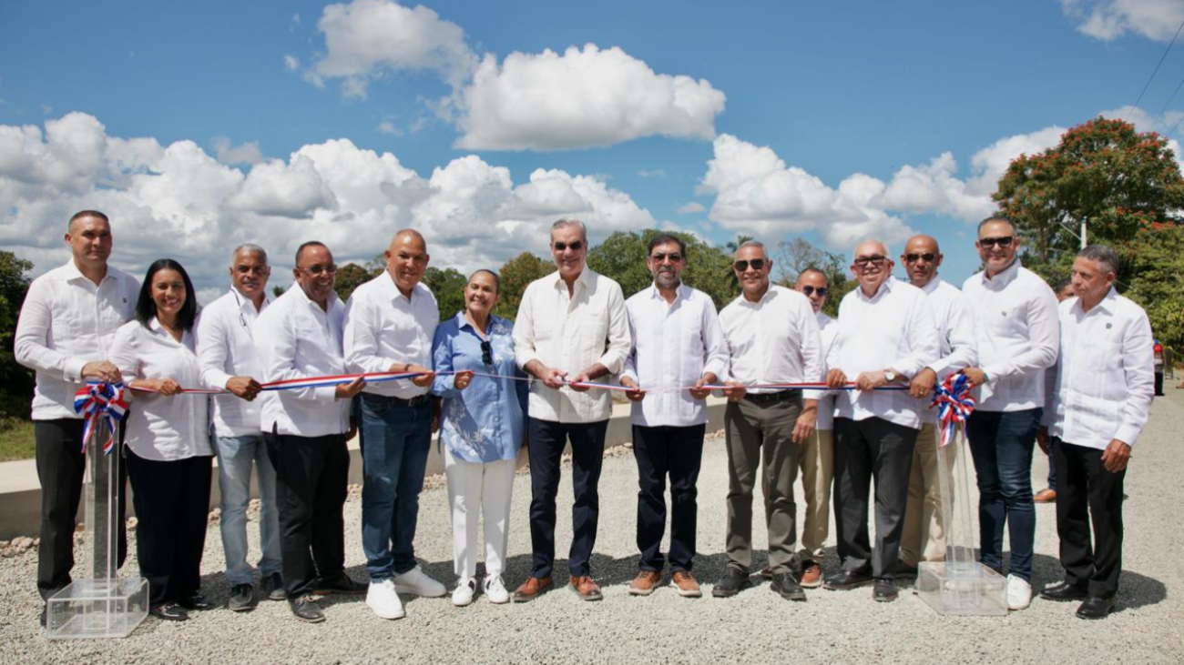 El presidente Abinader inaugura la construcción del muro de gaviones y adecuación del río Yuna El presidente Abinader inaugura la construcción del muro de gaviones y adecuación del río Yuna