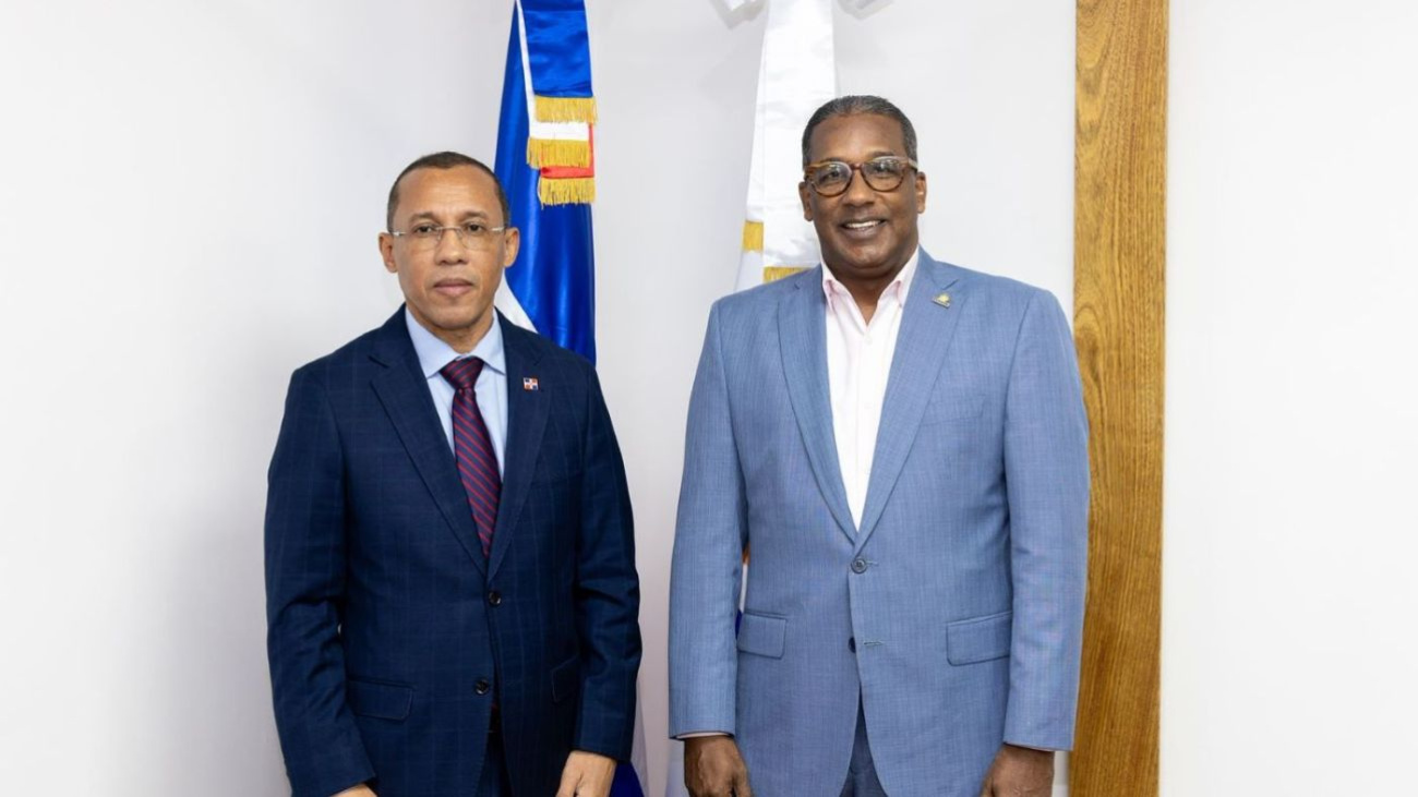 Contraloría General inicia plan para fortalecer supervisión y control de los recursos del Sistema Dominicano de Seguridad Social Contraloría General inicia plan para fortalecer supervisión y control de los recursos del Sistema Dominicano de Seguridad Social